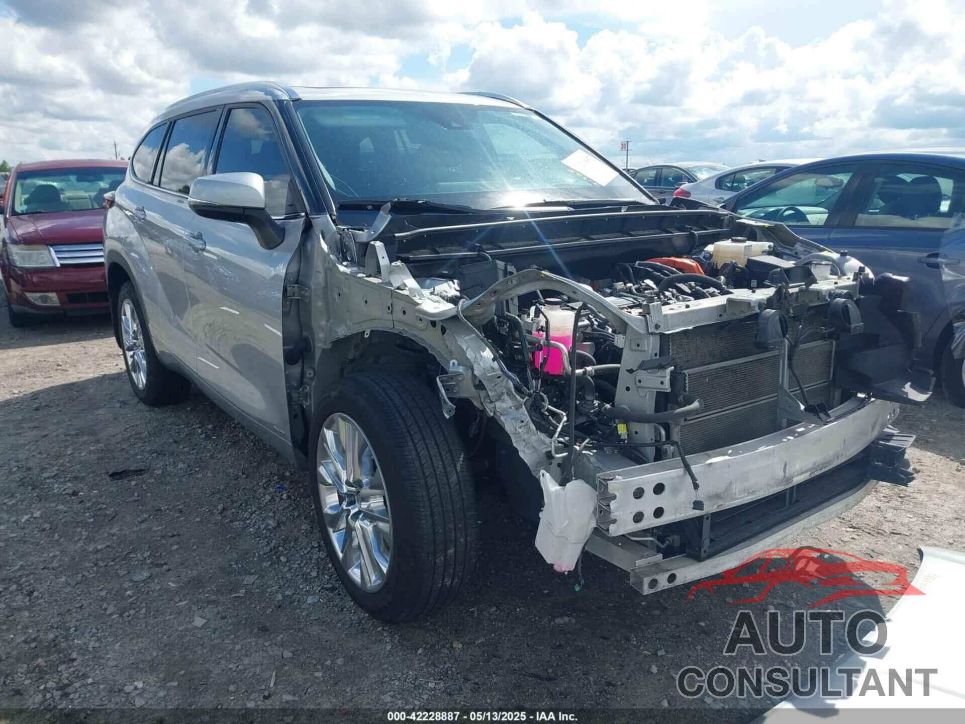 TOYOTA HIGHLANDER 2023 - 5TDXBRCHXPS583604