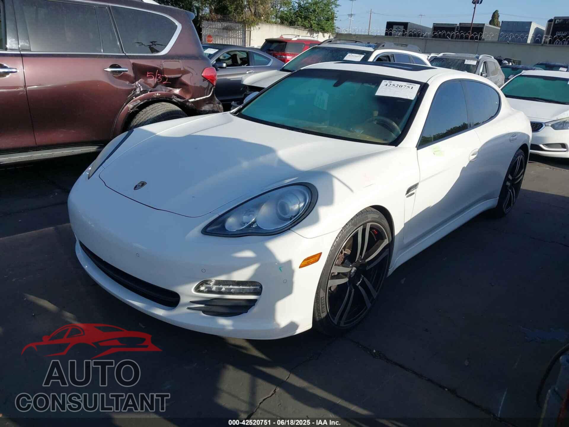 PORSCHE PANAMERA 2011 - WP0AA2A72BL016484