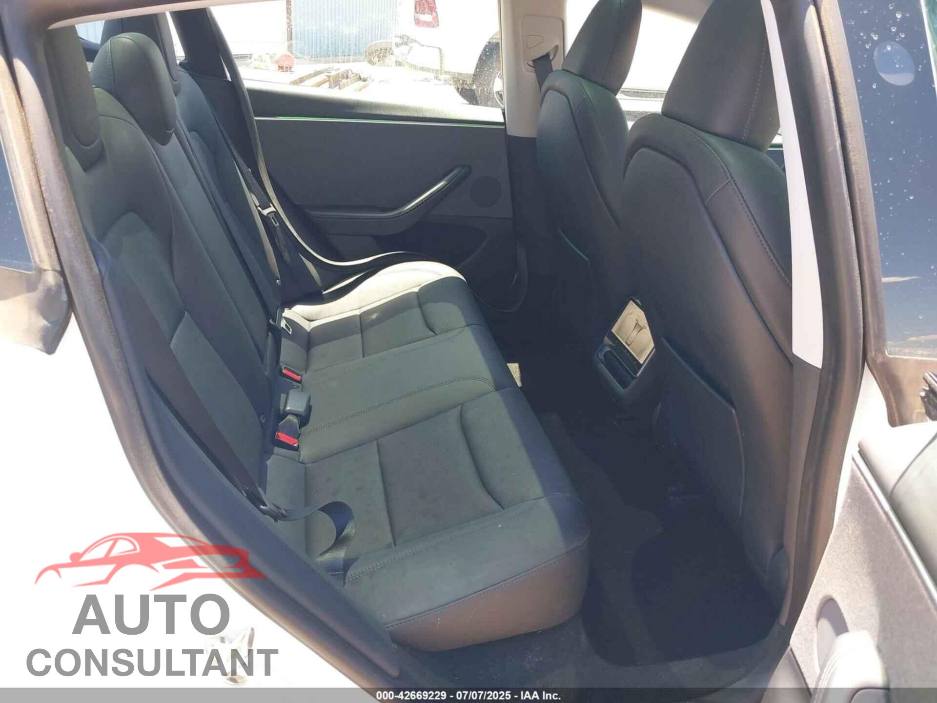 TESLA MODEL 3 2024 - 5YJ3E1EAXRF757802