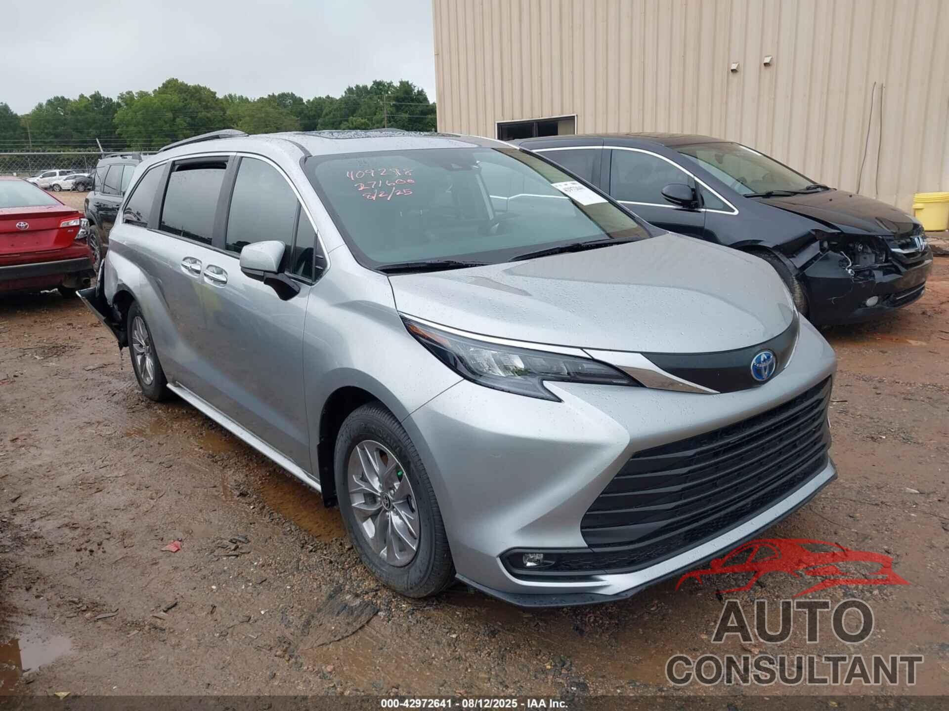 TOYOTA SIENNA 2025 - 5TDYRKEC7SS271600