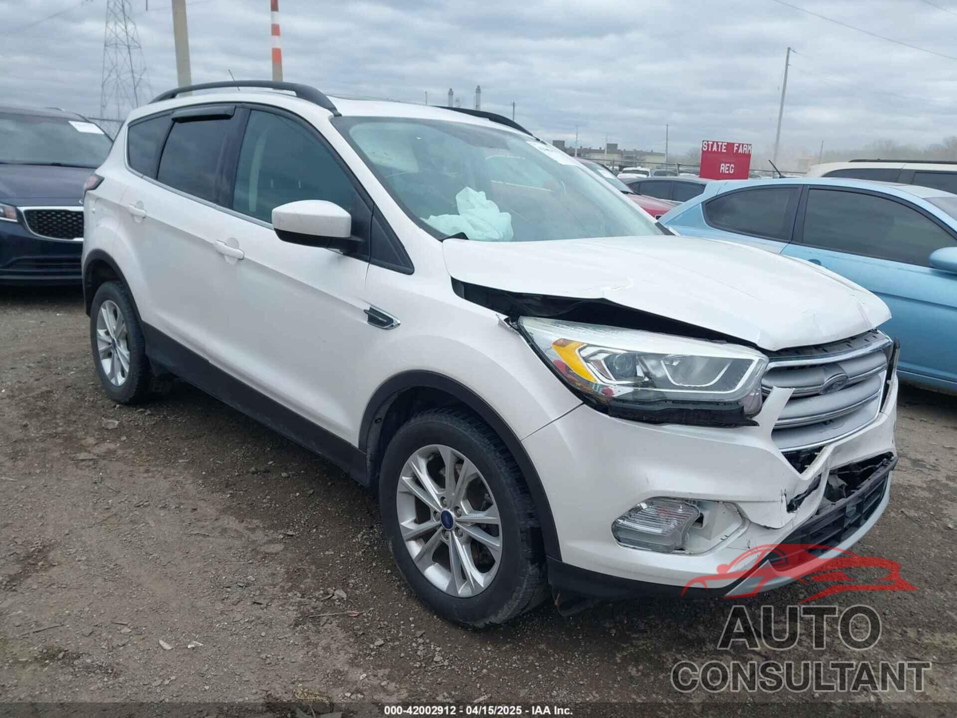 FORD ESCAPE 2017 - 1FMCU9GDXHUB98553