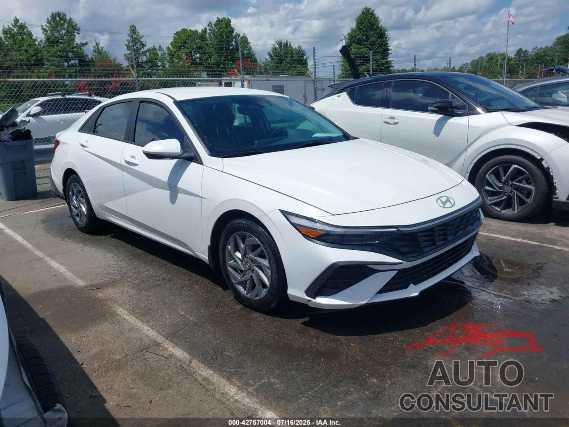 HYUNDAI ELANTRA 2024 - KMHLM4DG8RU835099