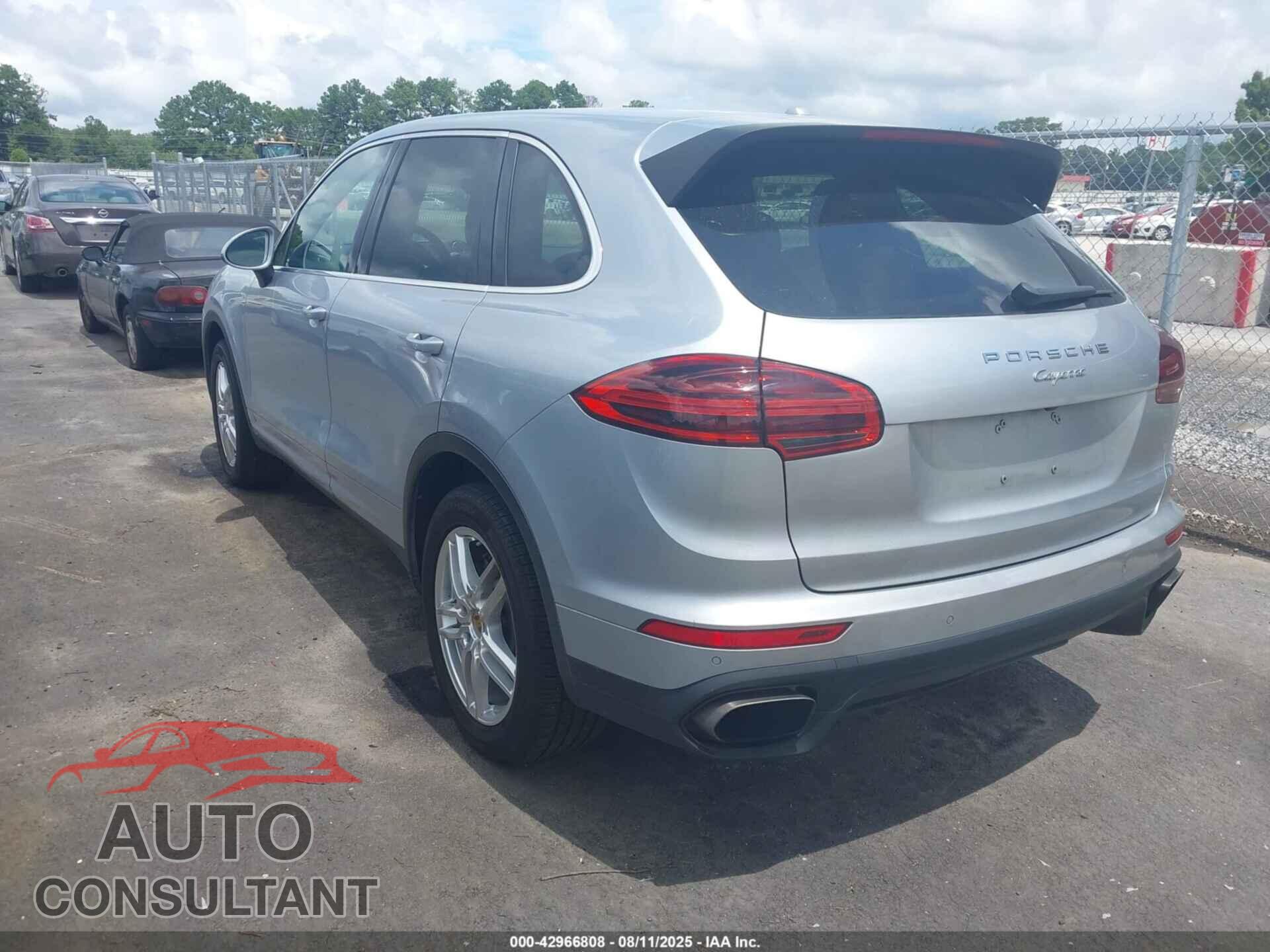 PORSCHE CAYENNE 2016 - WP1AA2A23GLA04838