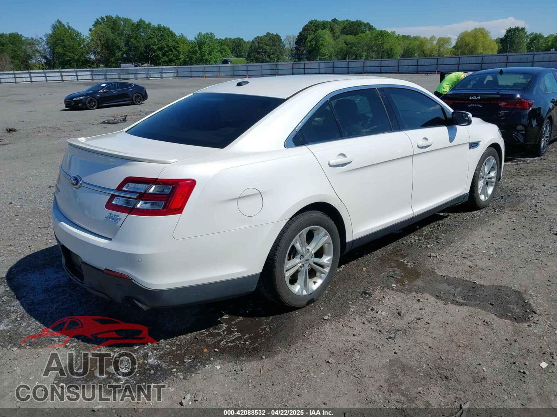 FORD TAURUS 2013 - 1FAHP2E80DG179961