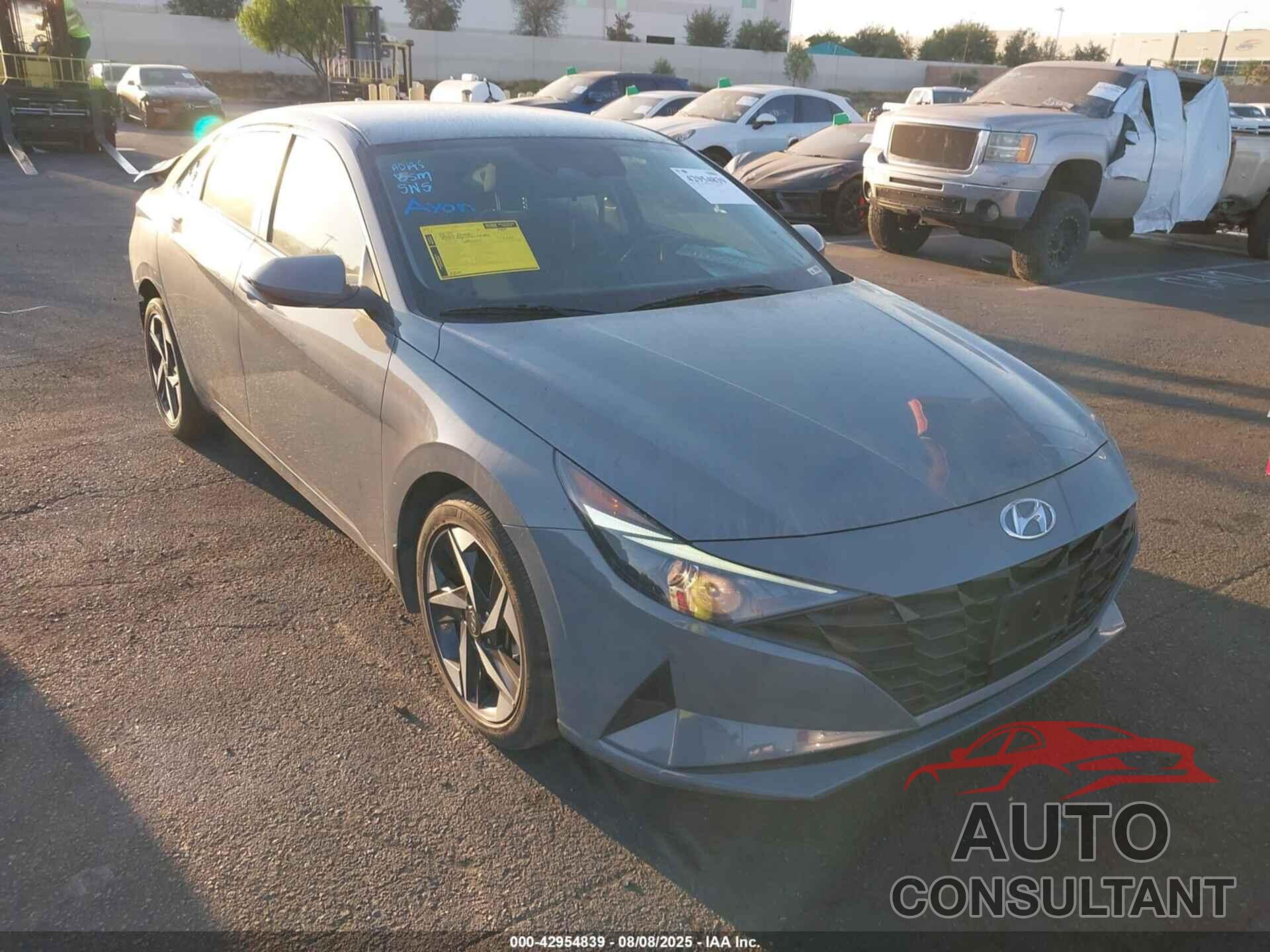 HYUNDAI ELANTRA 2023 - KMHLS4AG3PU447608
