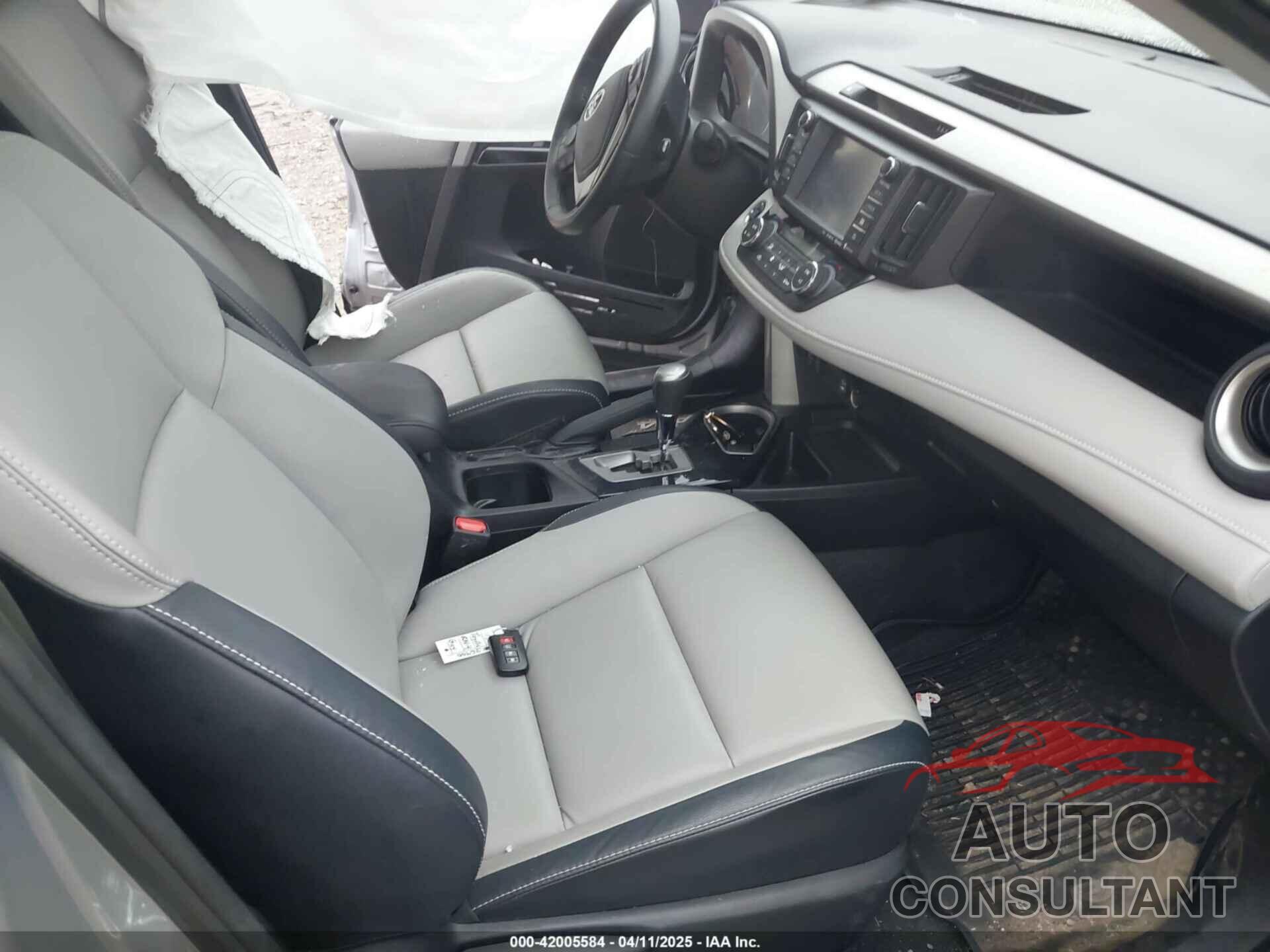 TOYOTA RAV4 2017 - 2T3DFREV4HW576142