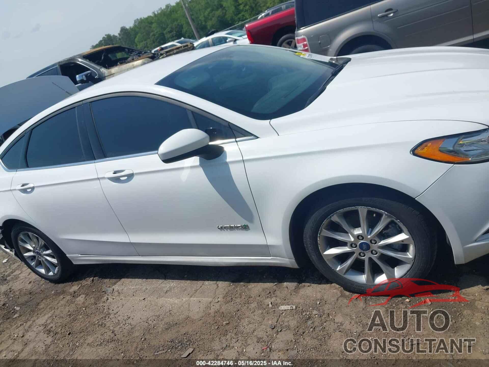 FORD FUSION HYBRID 2017 - 3FA6P0LU8HR318048
