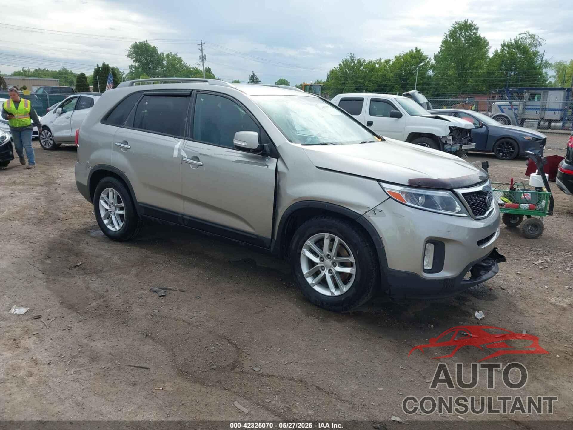KIA SORENTO 2015 - 5XYKT3A6XFG635525