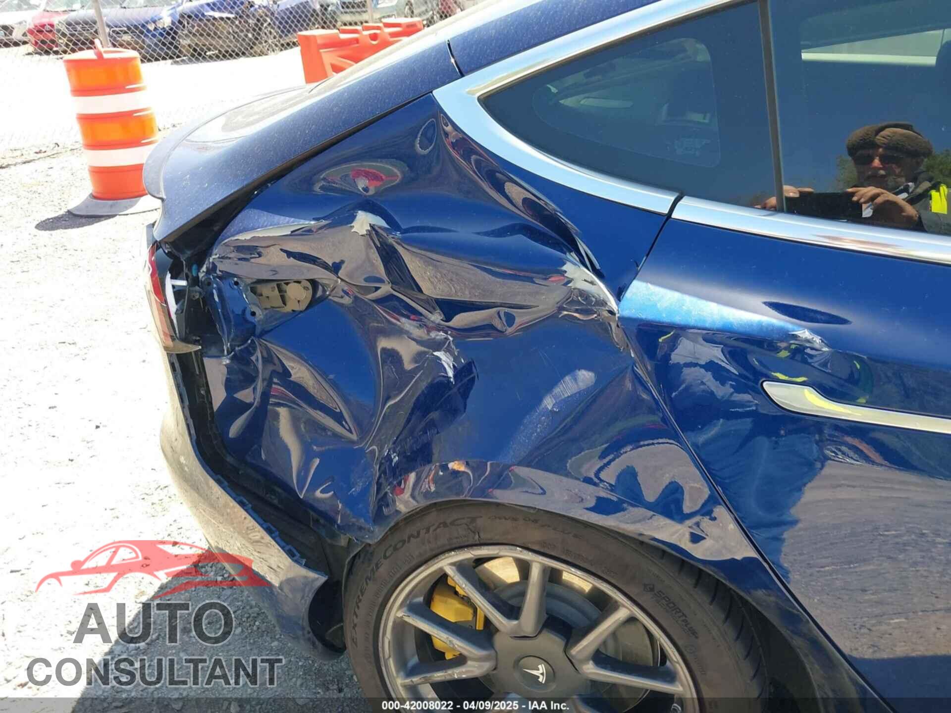 TESLA MODEL 3 2019 - 5YJ3E1EA5KF400906