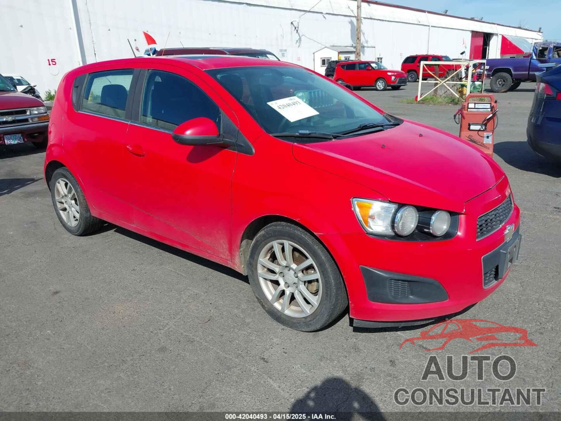 CHEVROLET SONIC 2016 - 1G1JC6SB5G4174395
