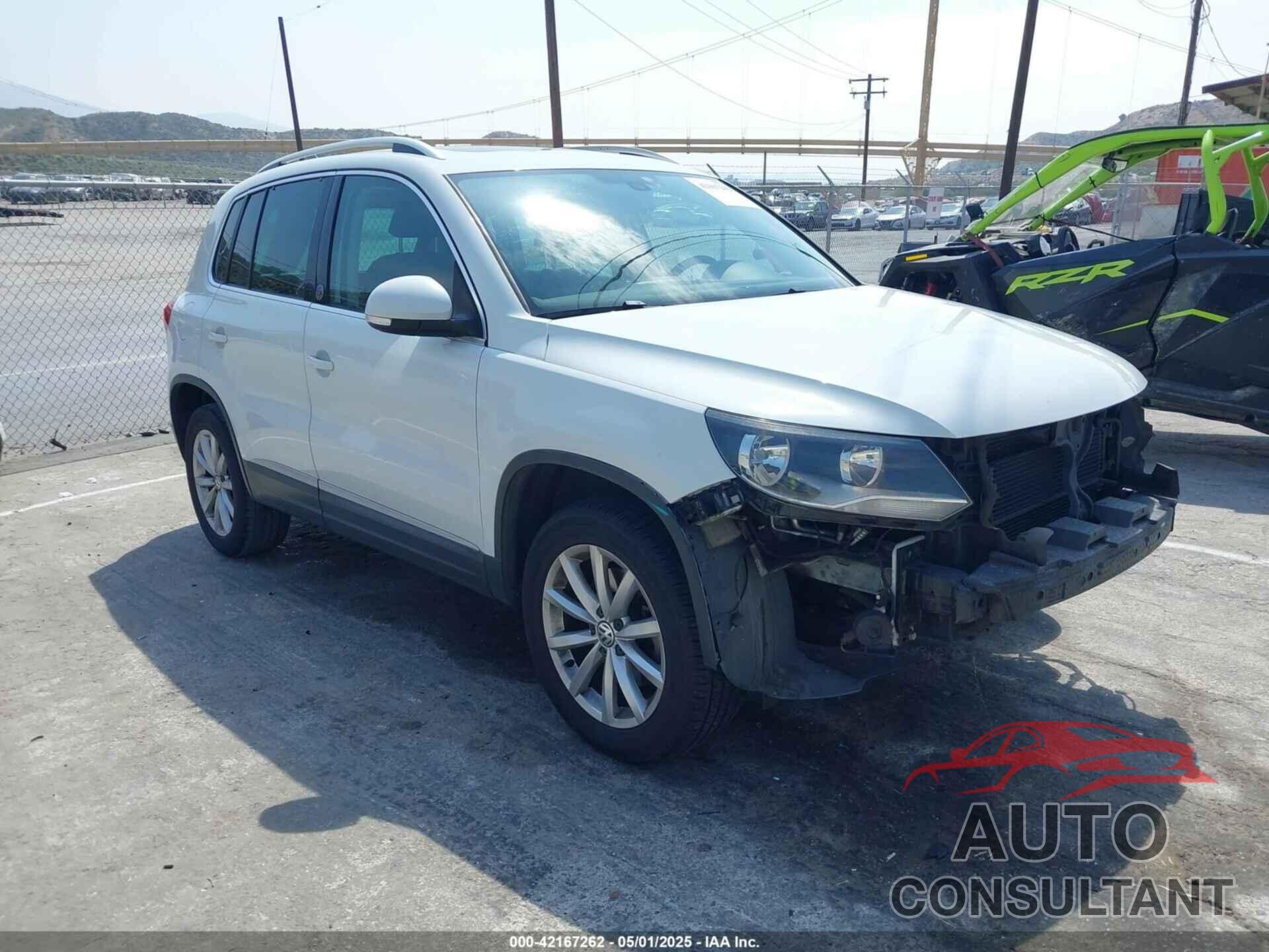 VOLKSWAGEN TIGUAN 2017 - WVGRV7AX1HW500816