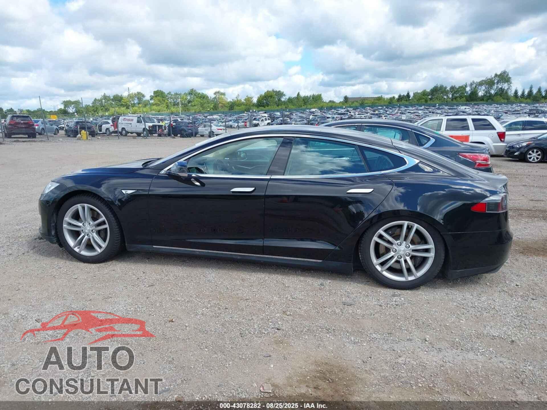 TESLA MODEL S 2013 - 5YJSA1AG0DFP10630