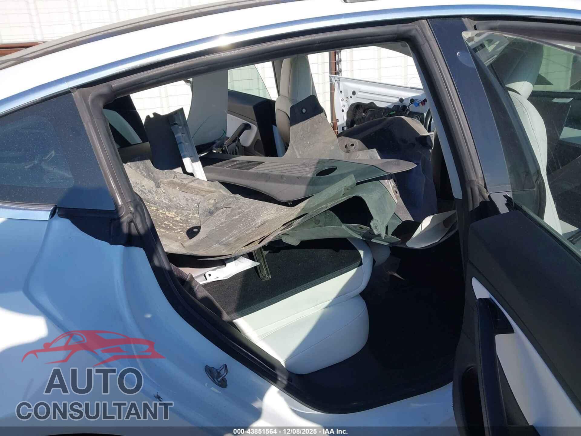 TESLA MODEL 3 2018 - 5YJ3E1EB6JF098159
