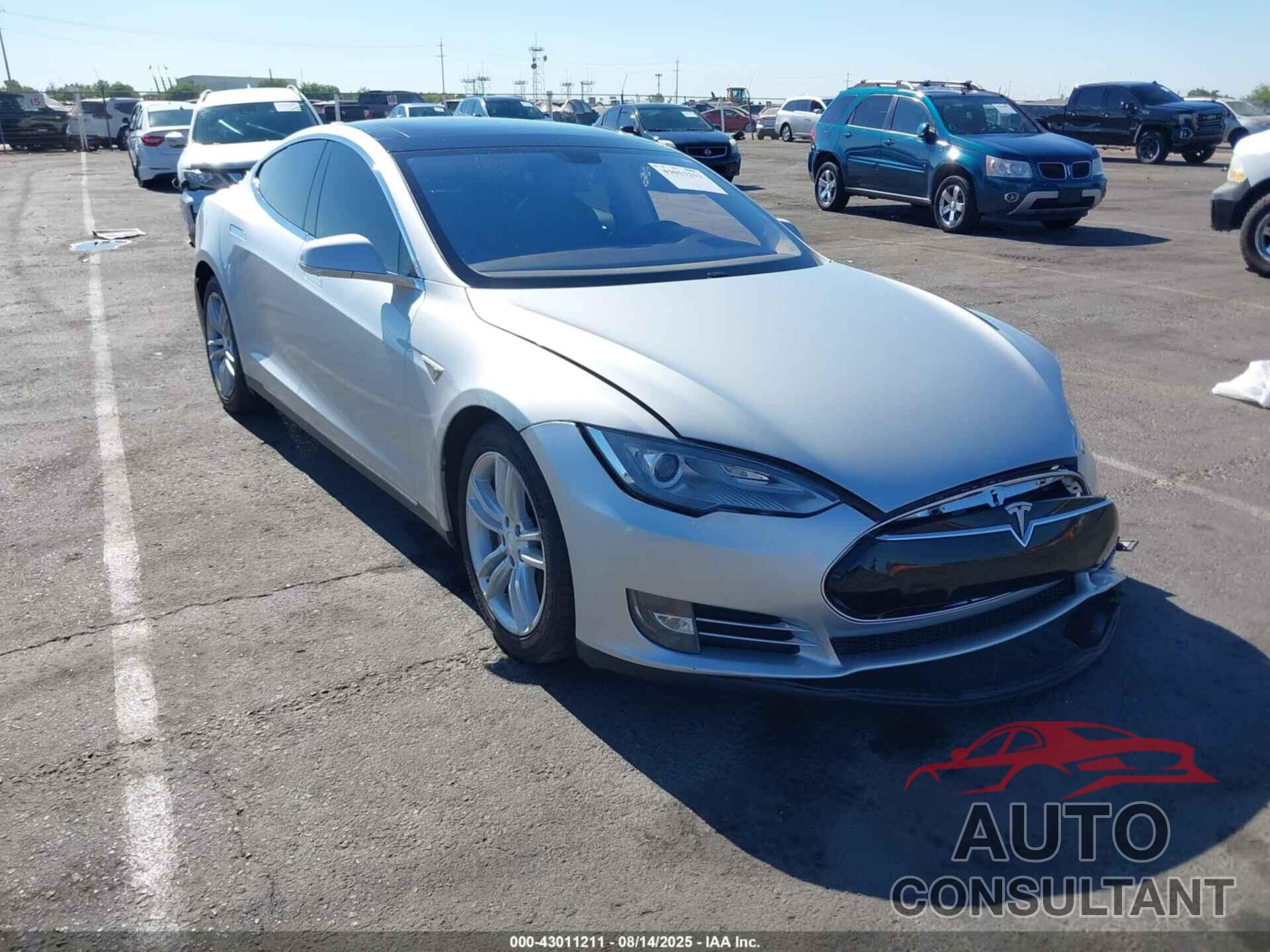 TESLA MODEL S 2013 - 5YJSA1CN8DFP12993