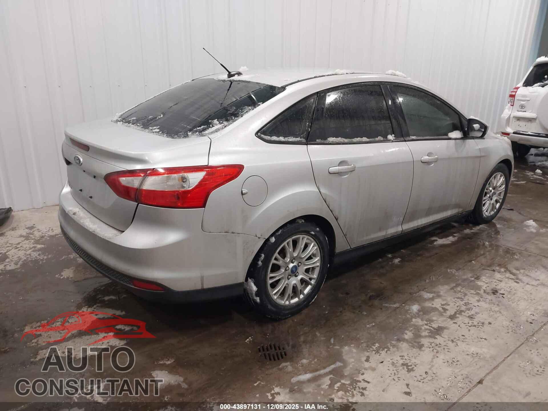 FORD FOCUS 2012 - 1FAHP3F28CL141545