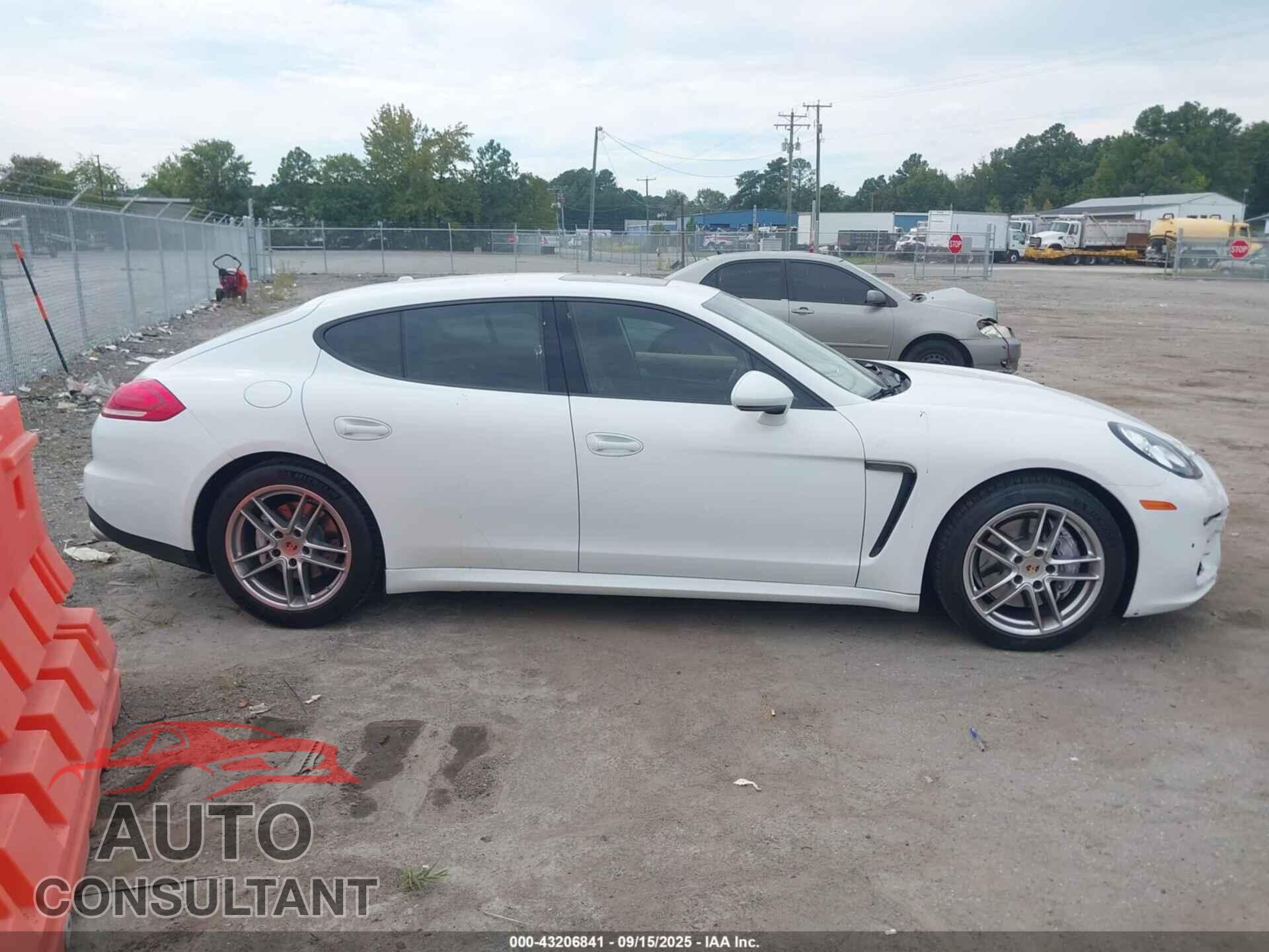 PORSCHE PANAMERA 2014 - WP0AA2A75EL008092