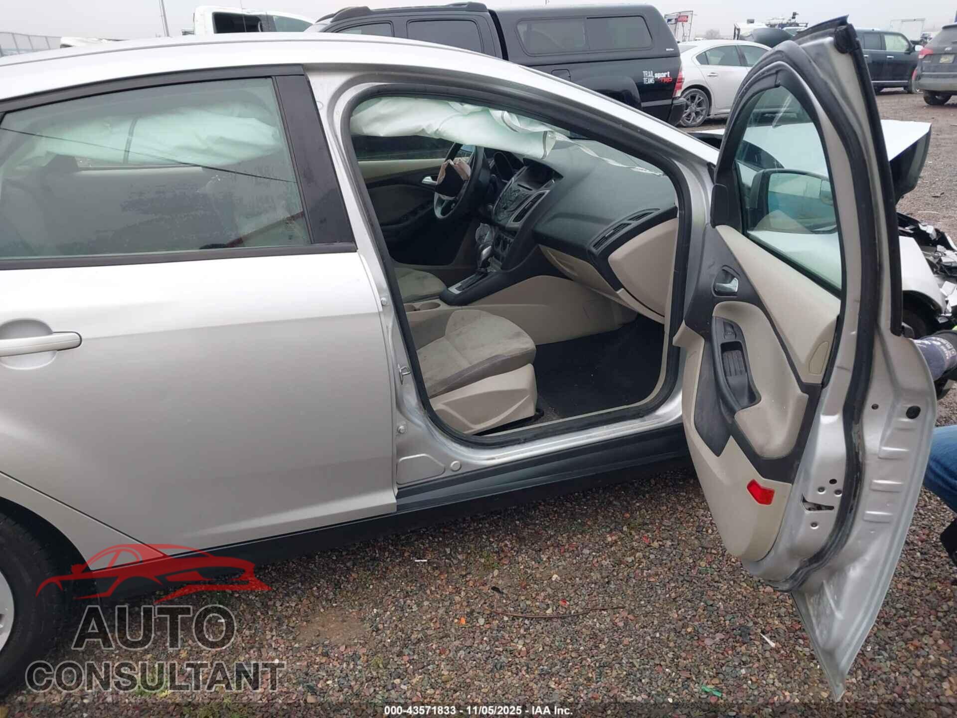 FORD FOCUS 2014 - 1FADP3F2XEL241938