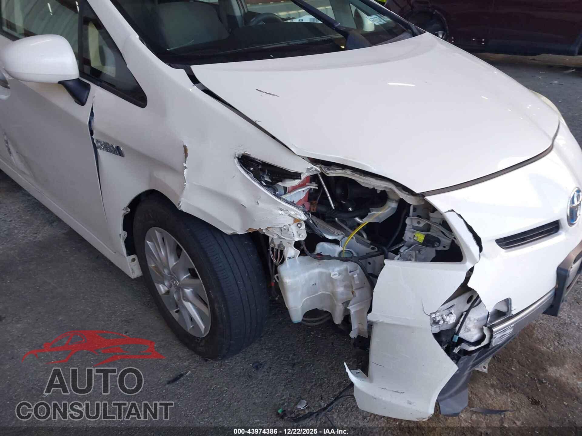 TOYOTA PRIUS PLUG-IN 2013 - JTDKN3DP8D3042844