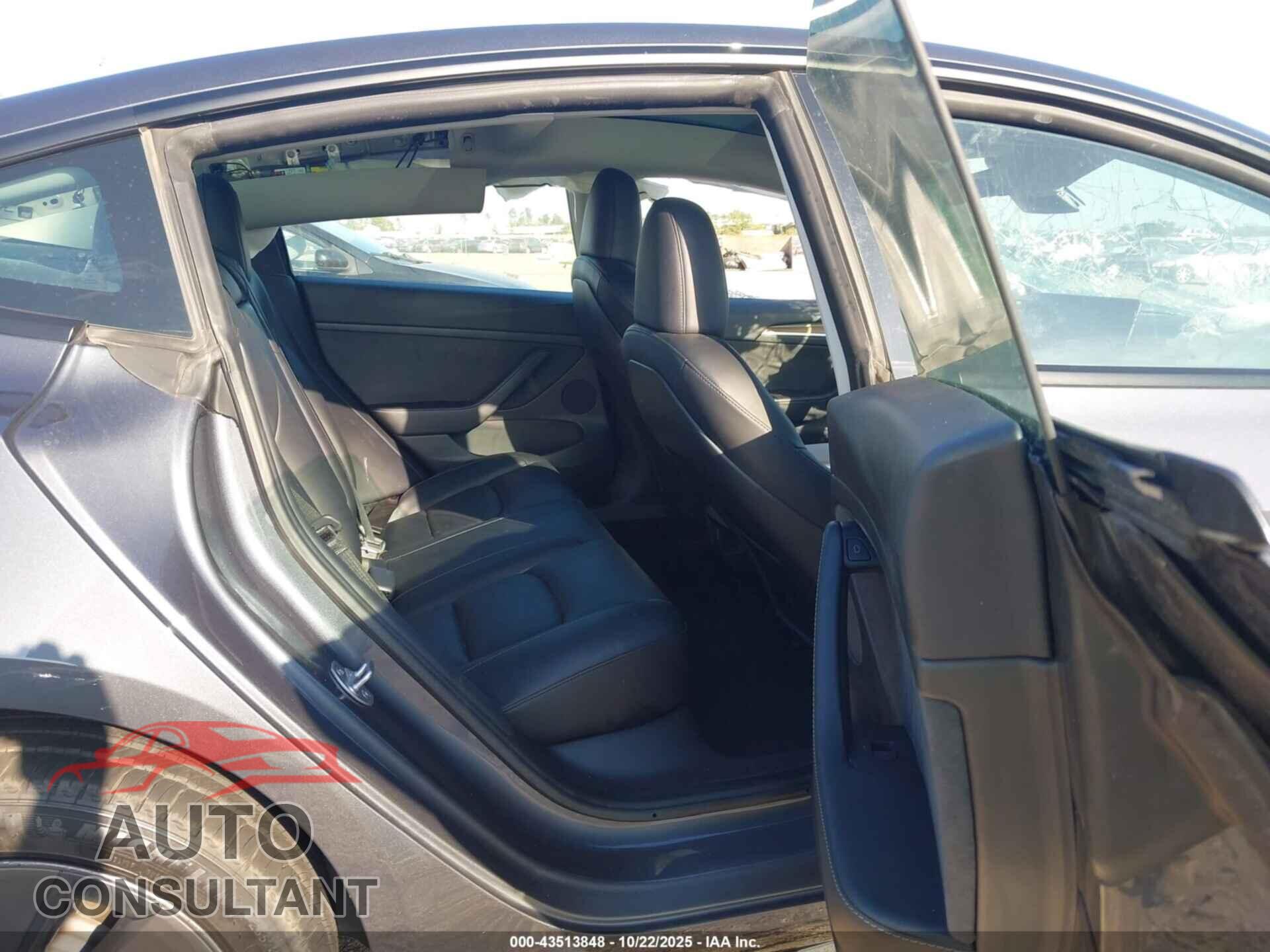 TESLA MODEL 3 2023 - 5YJ3E1EA2PF696264