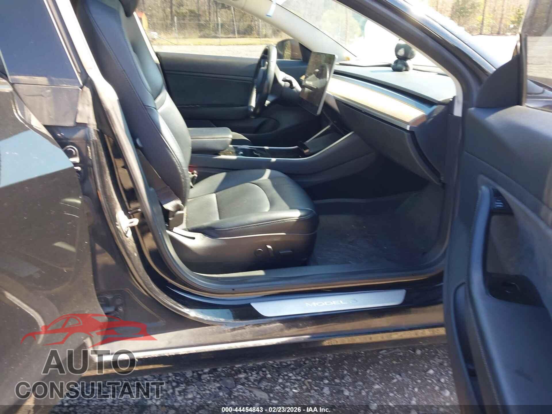 TESLA MODEL 3 2018 - 5YJ3E1EAXJF011449
