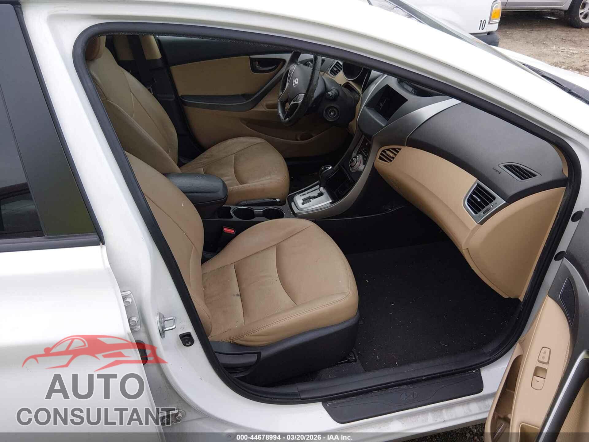 HYUNDAI ELANTRA 2012 - 5NPDH4AE7CH097717