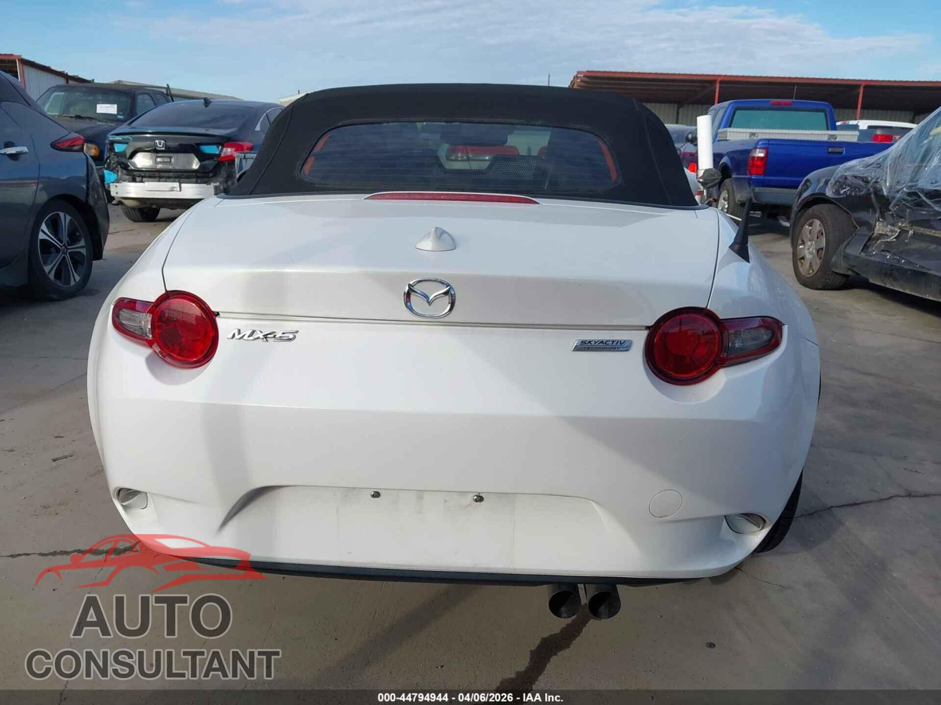 MAZDA MX-5 MIATA 2017 - JM1NDAD75H0123182