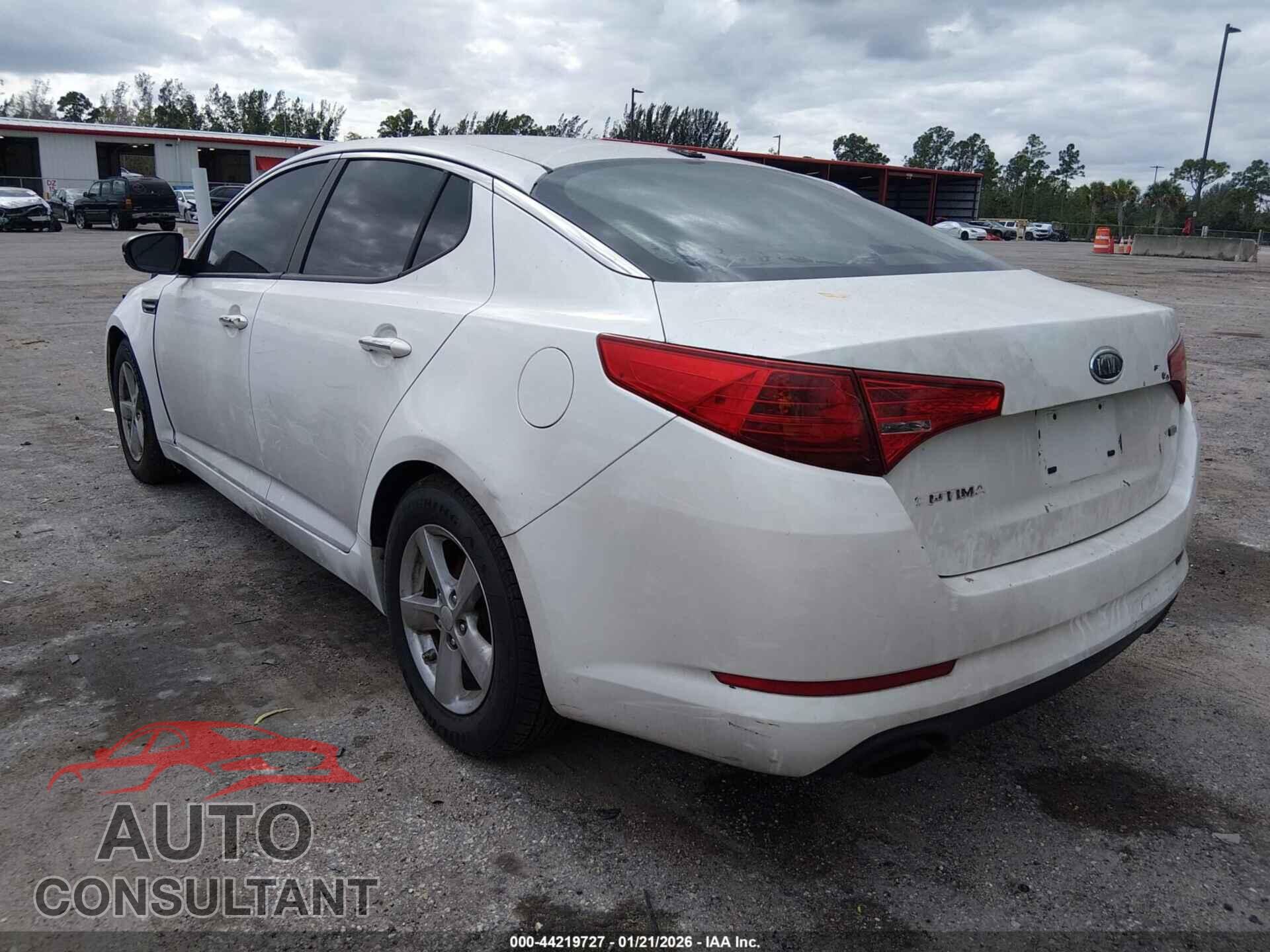 KIA OPTIMA 2011 - KNAGN4A79B5073065