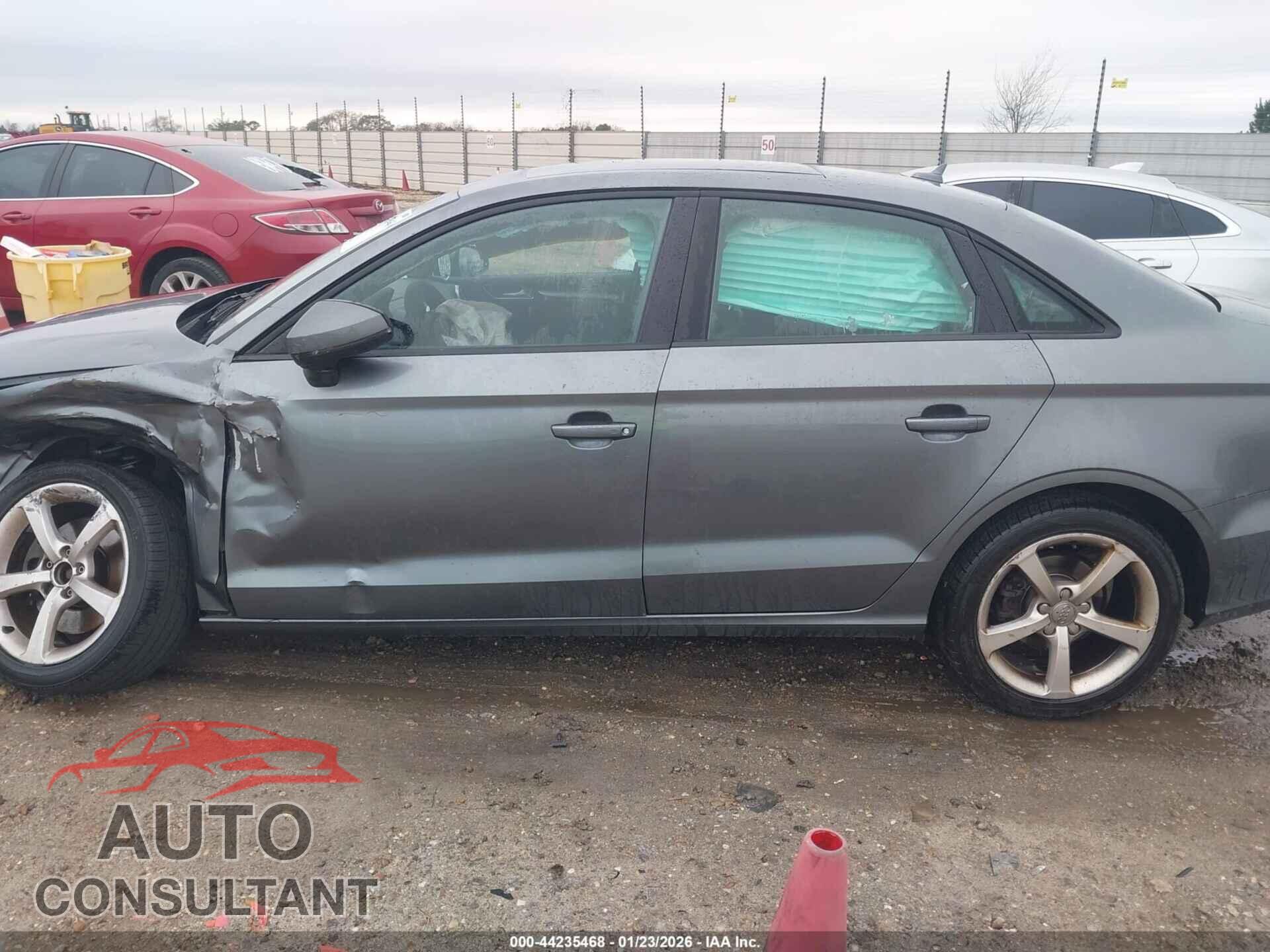 AUDI A3 2016 - WAUA7GFF5G1032996