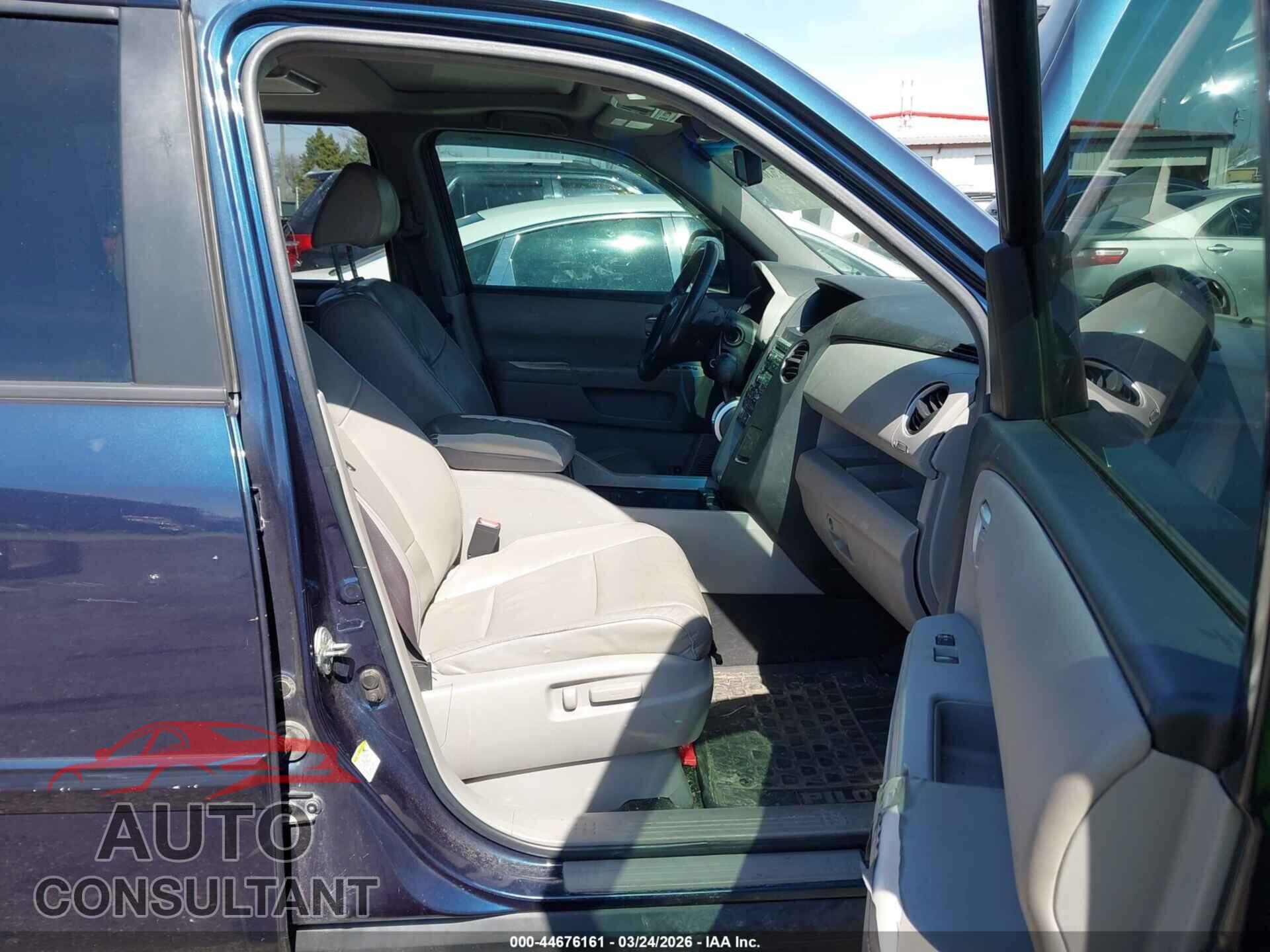 HONDA PILOT 2011 - 5FNYF4H63BB094235