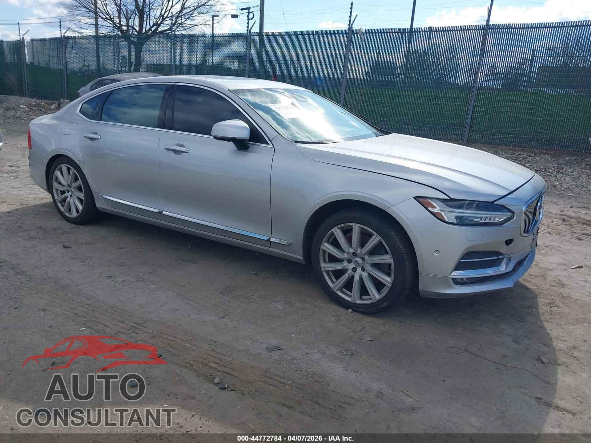 VOLVO S90 2018 - LVY992ML0JP016360