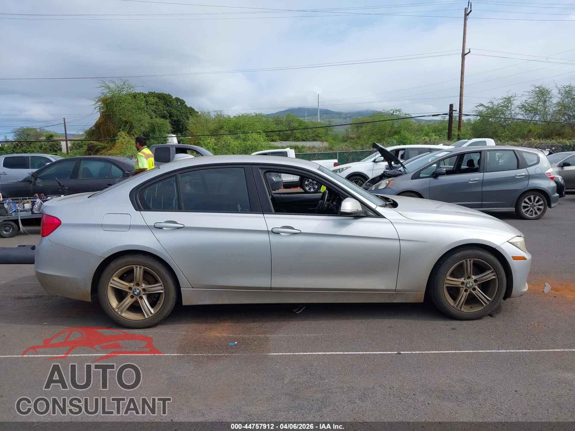 BMW 320I 2013 - WBA3B1C59DK128958