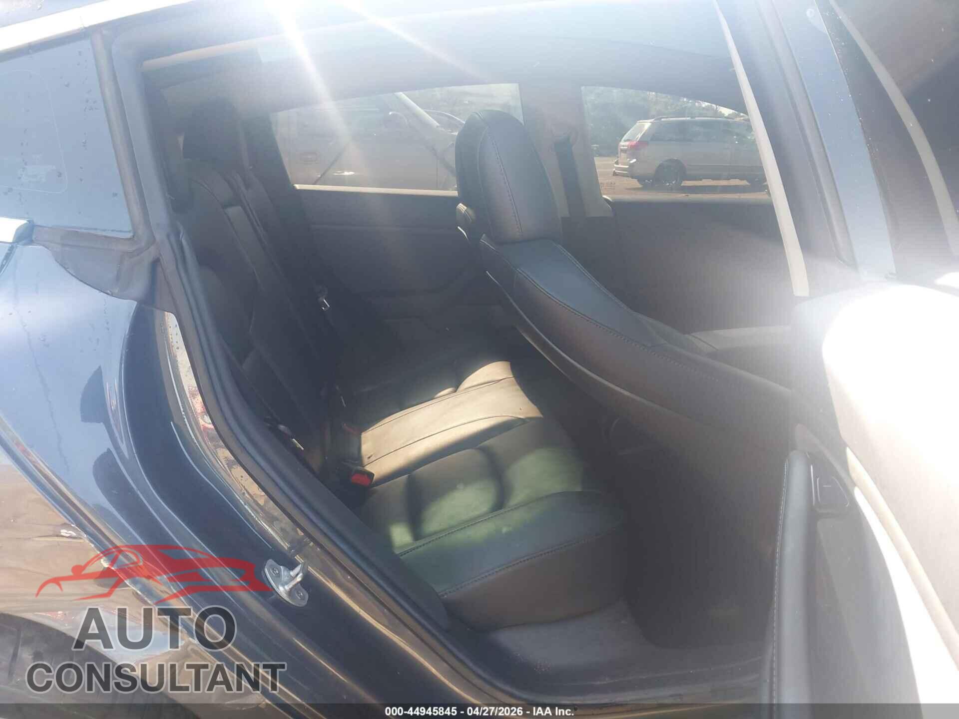 TESLA MODEL 3 2019 - 5YJ3E1EB7KF477883