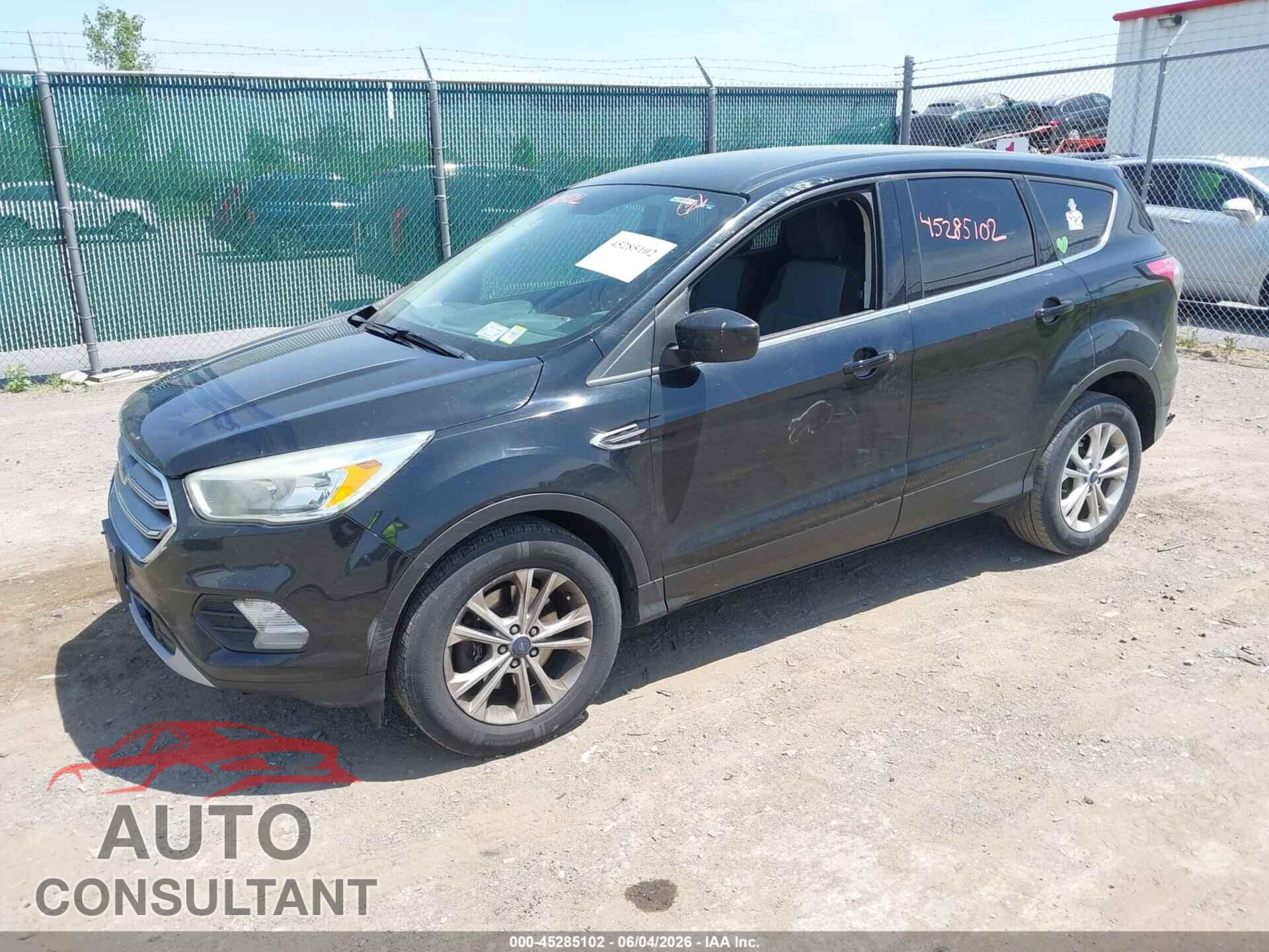 FORD ESCAPE 2017 - 1FMCU9GD9HUC74845