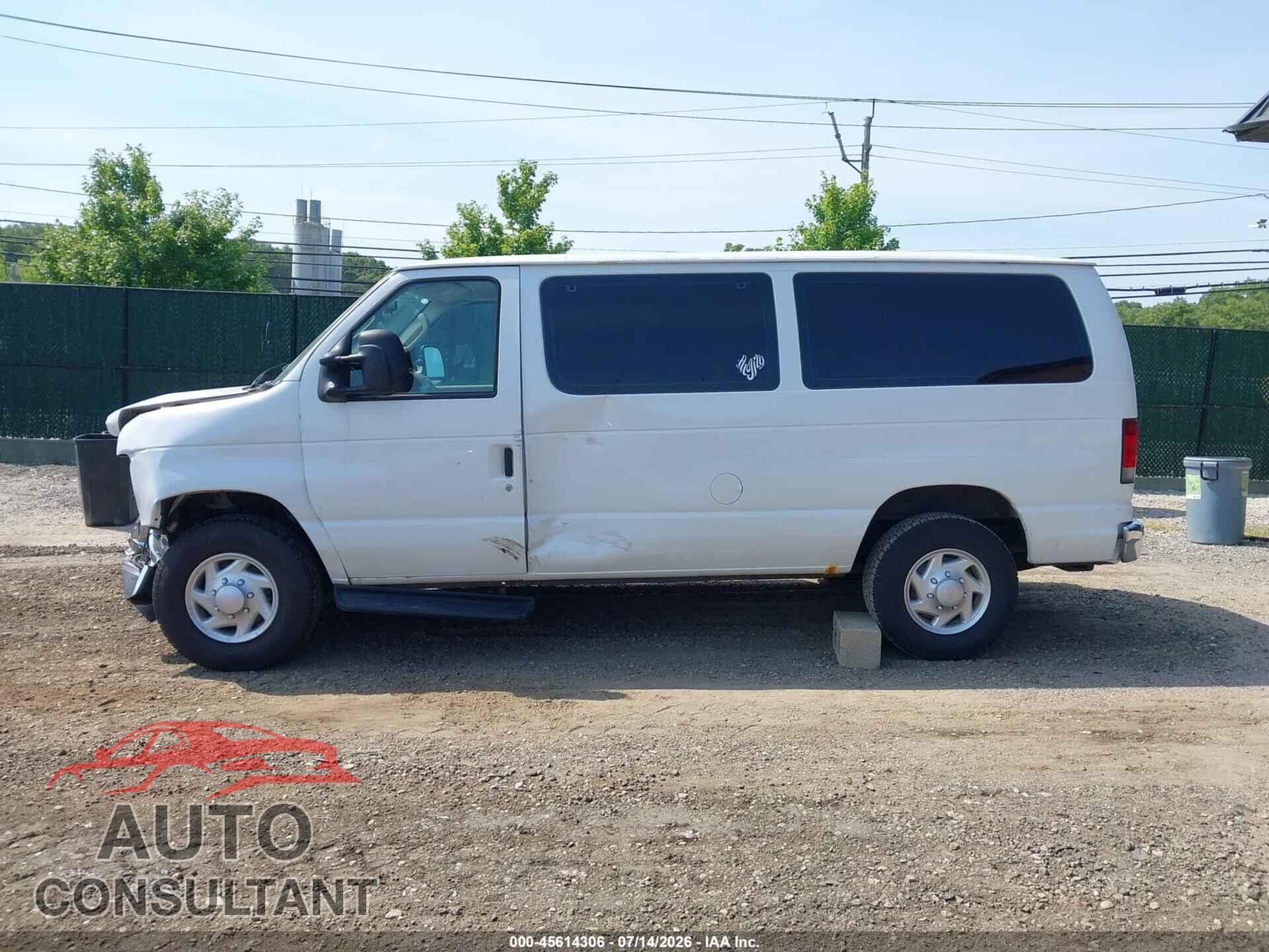 FORD E-350 SUPER DUTY 2011 - 1FBNE3BLXBDA61310