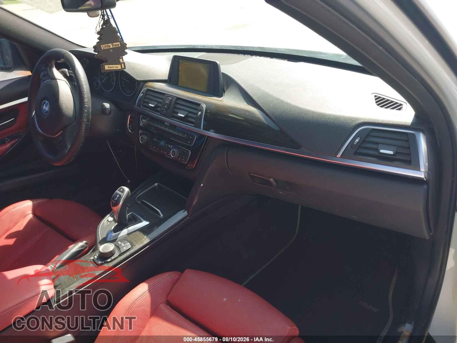 BMW 328I 2016 - WBA8E9G55GNU27808
