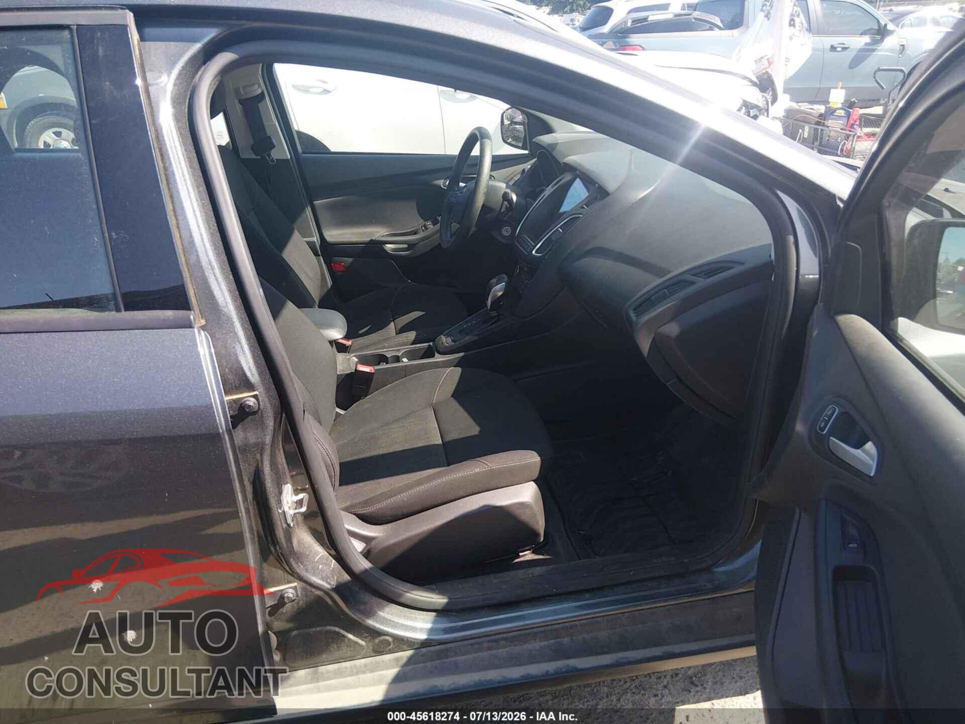 FORD FOCUS 2018 - 1FADP3FEXJL224576