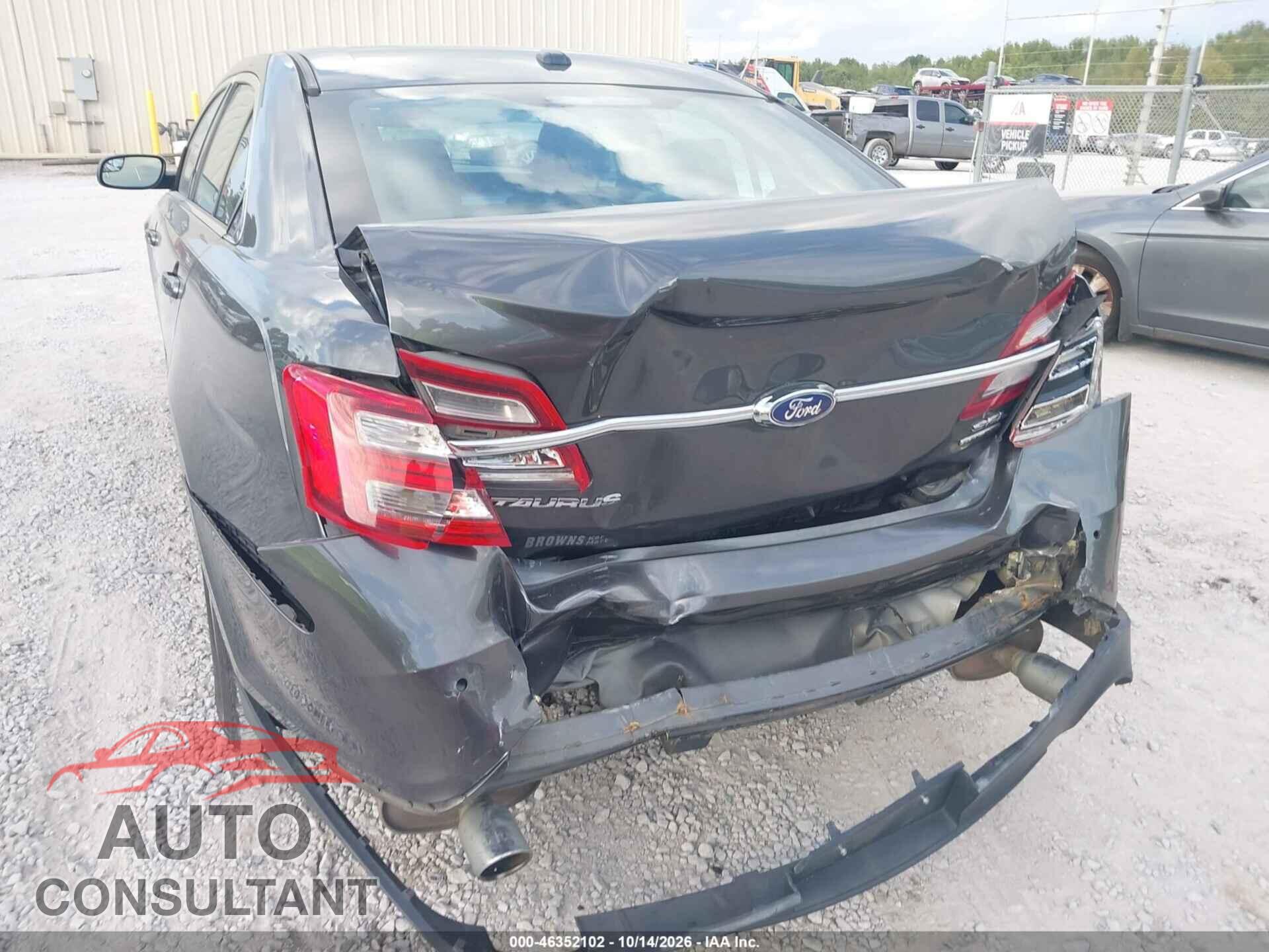 FORD TAURUS 2017 - 1FAHP2E83HG105391