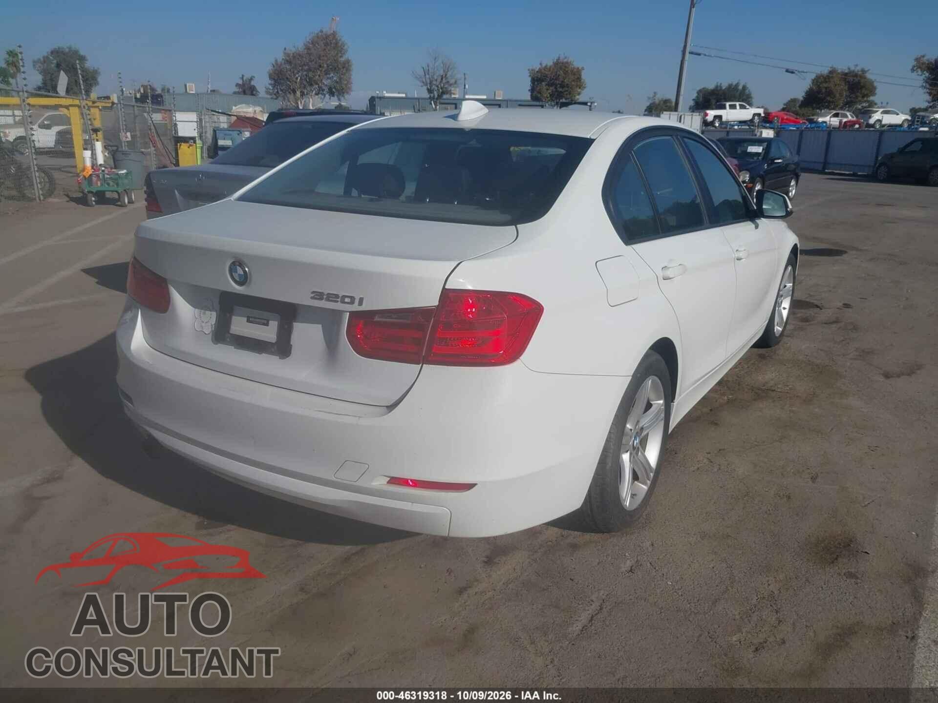 BMW 320I 2013 - WBA3B1C56DK128304
