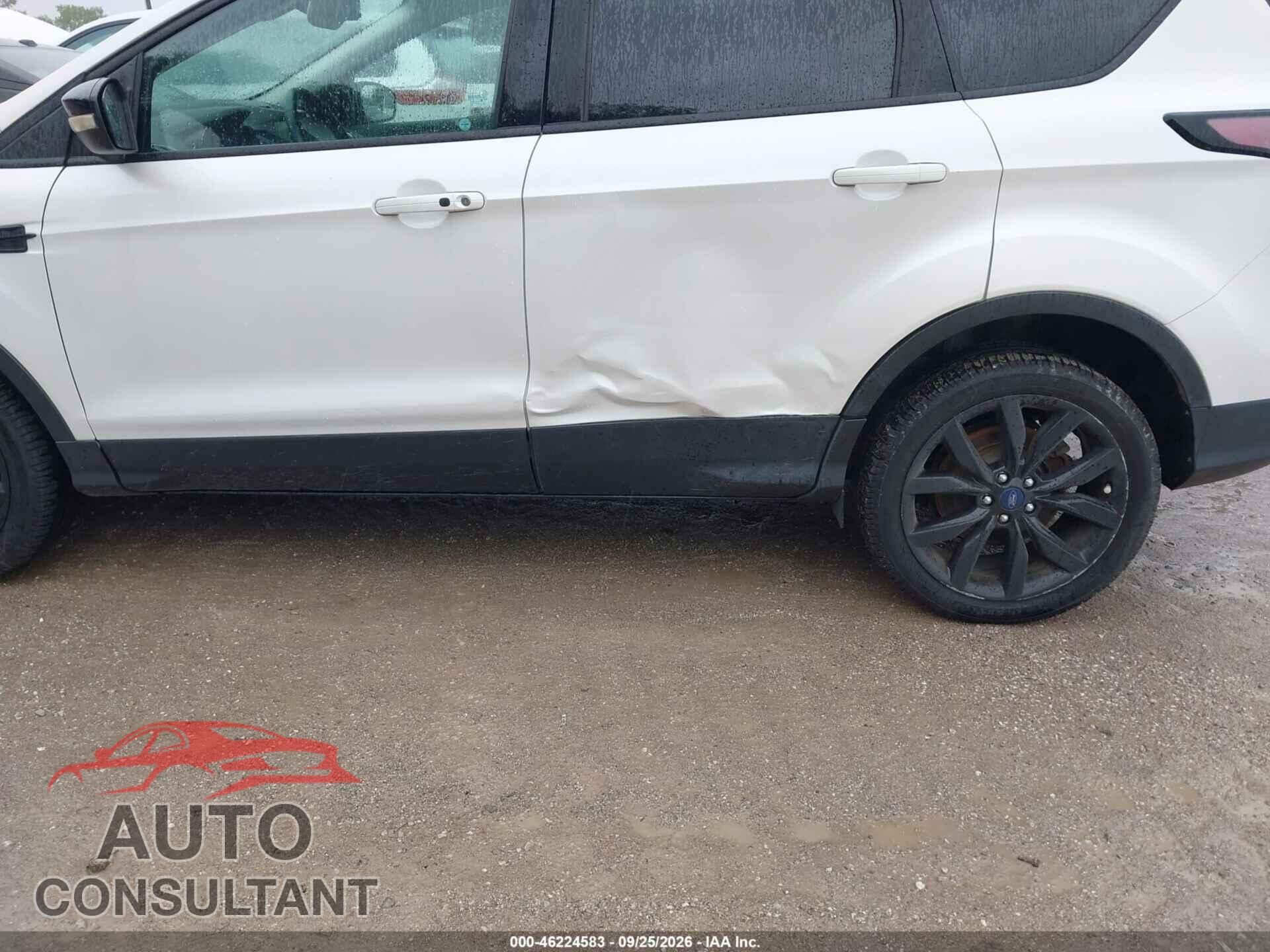 FORD ESCAPE 2017 - 1FMCU9JD0HUC23100