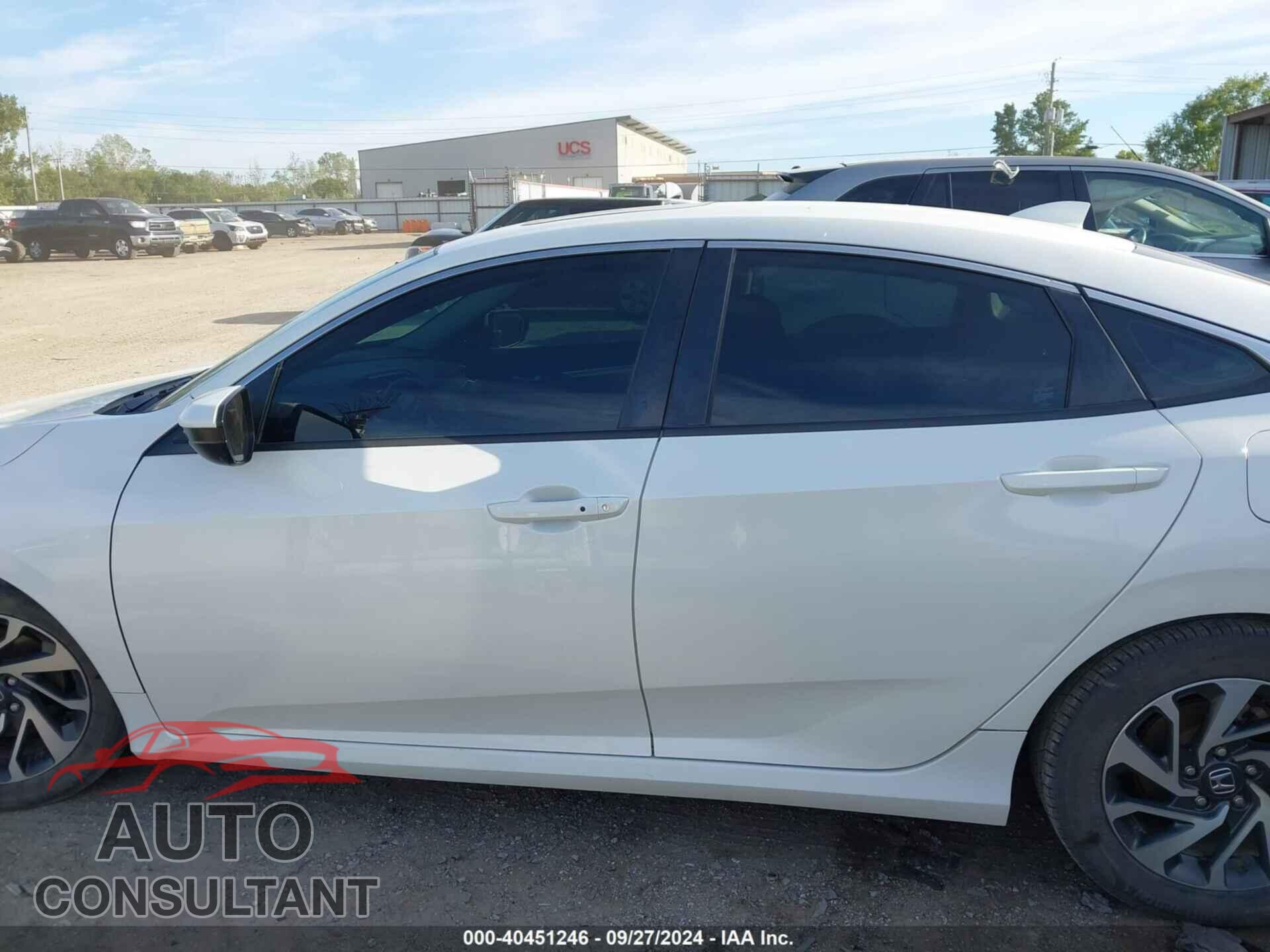 HONDA CIVIC 2017 - 19XFC2F77HE023084