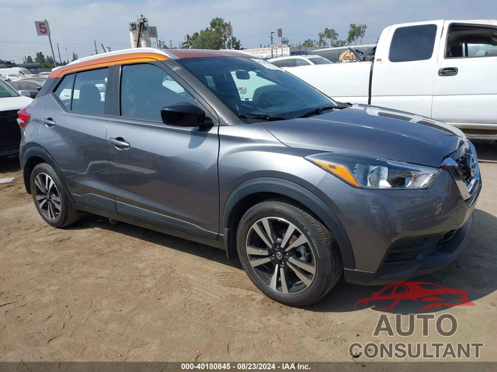 NISSAN KICKS 2018 - 3N1CP5CU7JL518957