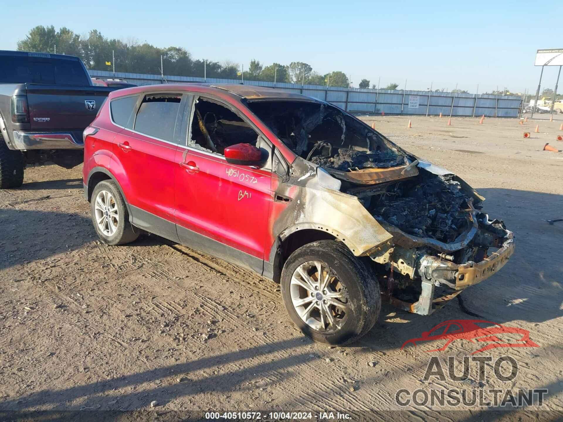 FORD ESCAPE 2017 - 1FMCU0GDXHUC08025
