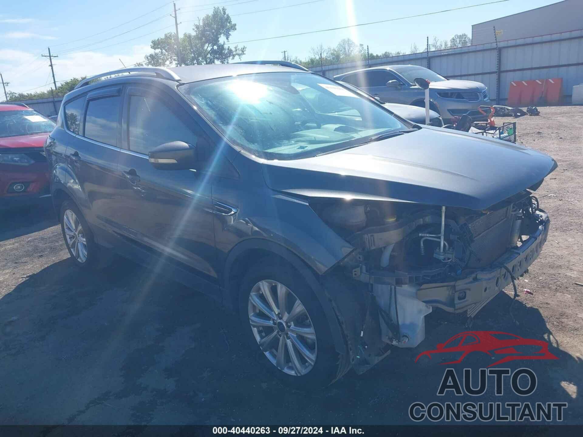 FORD ESCAPE 2017 - 1FMCU0J94HUC13869