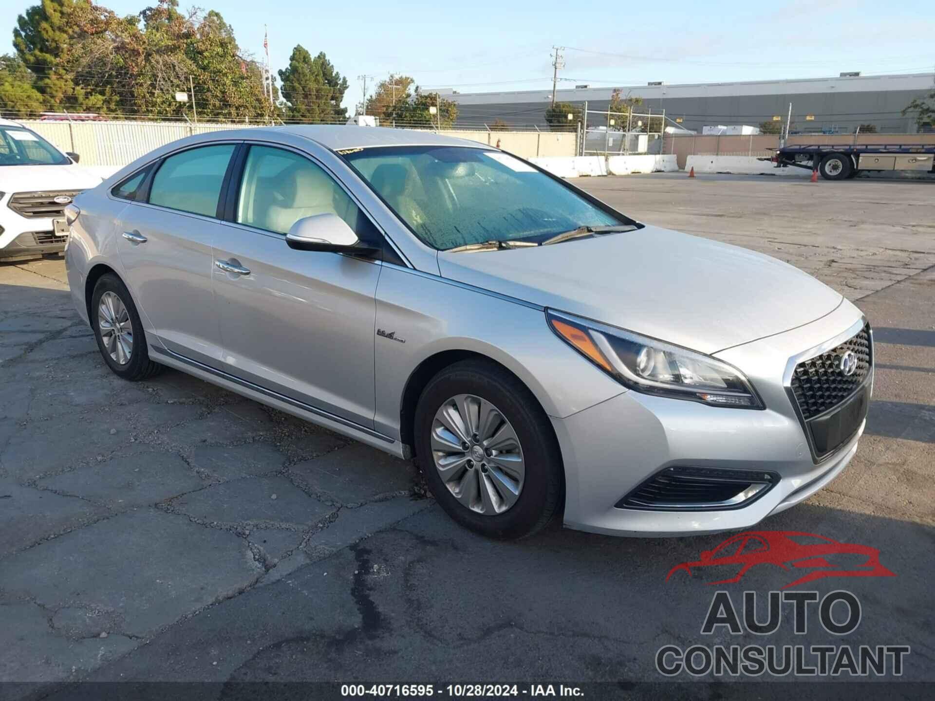 HYUNDAI SONATA HYBRID 2016 - KMHE24L18GA014000