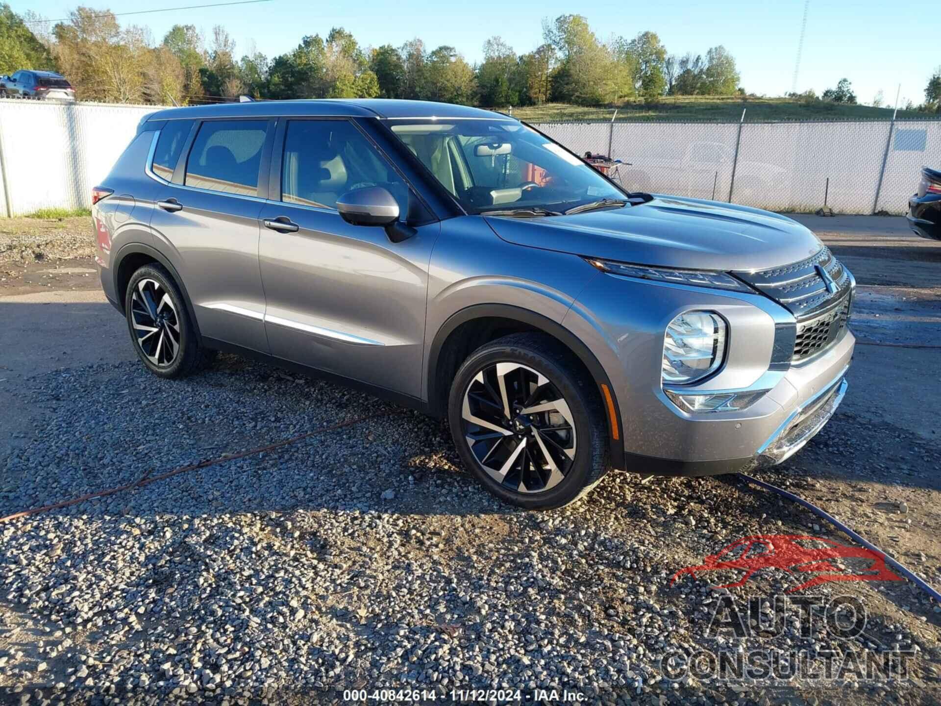 MITSUBISHI OUTLANDER 2023 - JA4J3UA83PZ012165