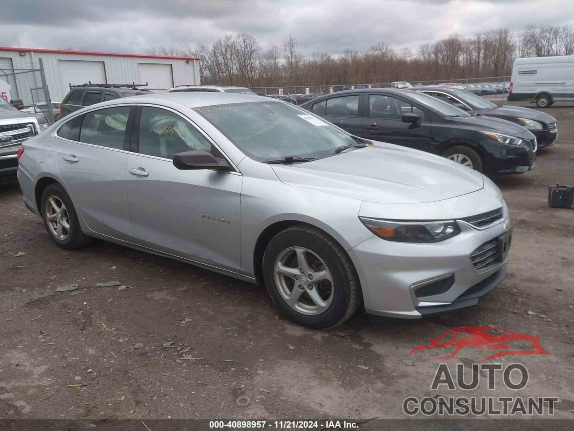 CHEVROLET MALIBU 2018 - 1G1ZB5ST7JF156940