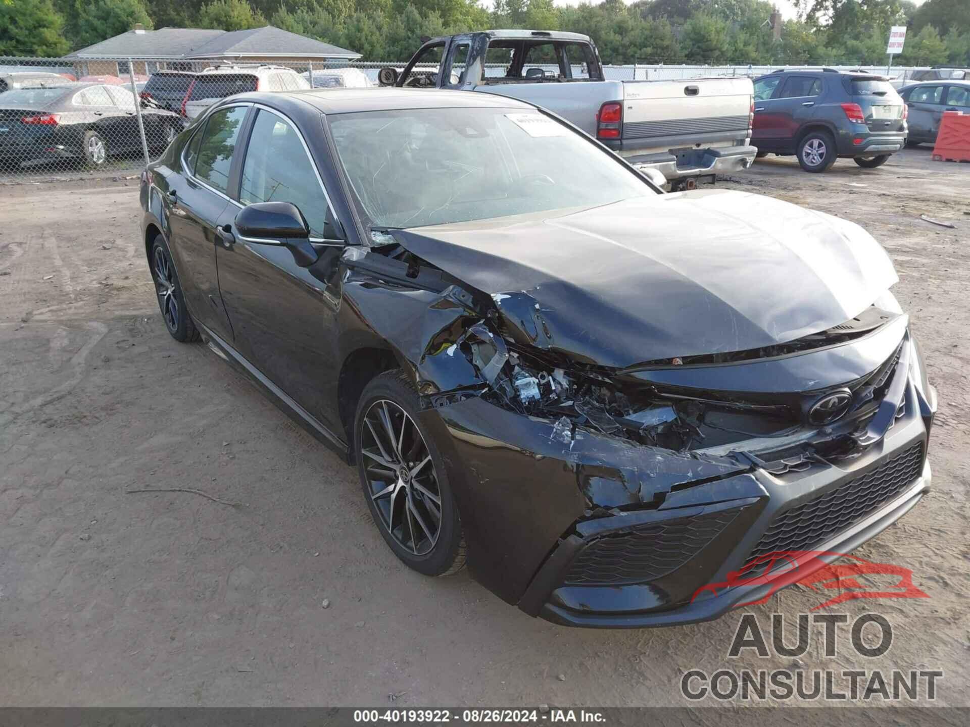 TOYOTA CAMRY 2021 - 4T1G11AK1MU471408