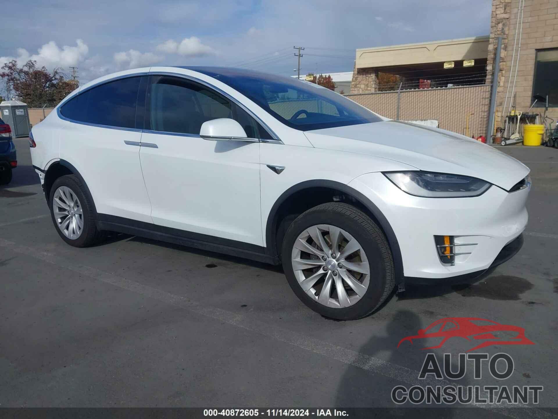 TESLA MODEL X 2018 - 5YJXCAE29JF111977