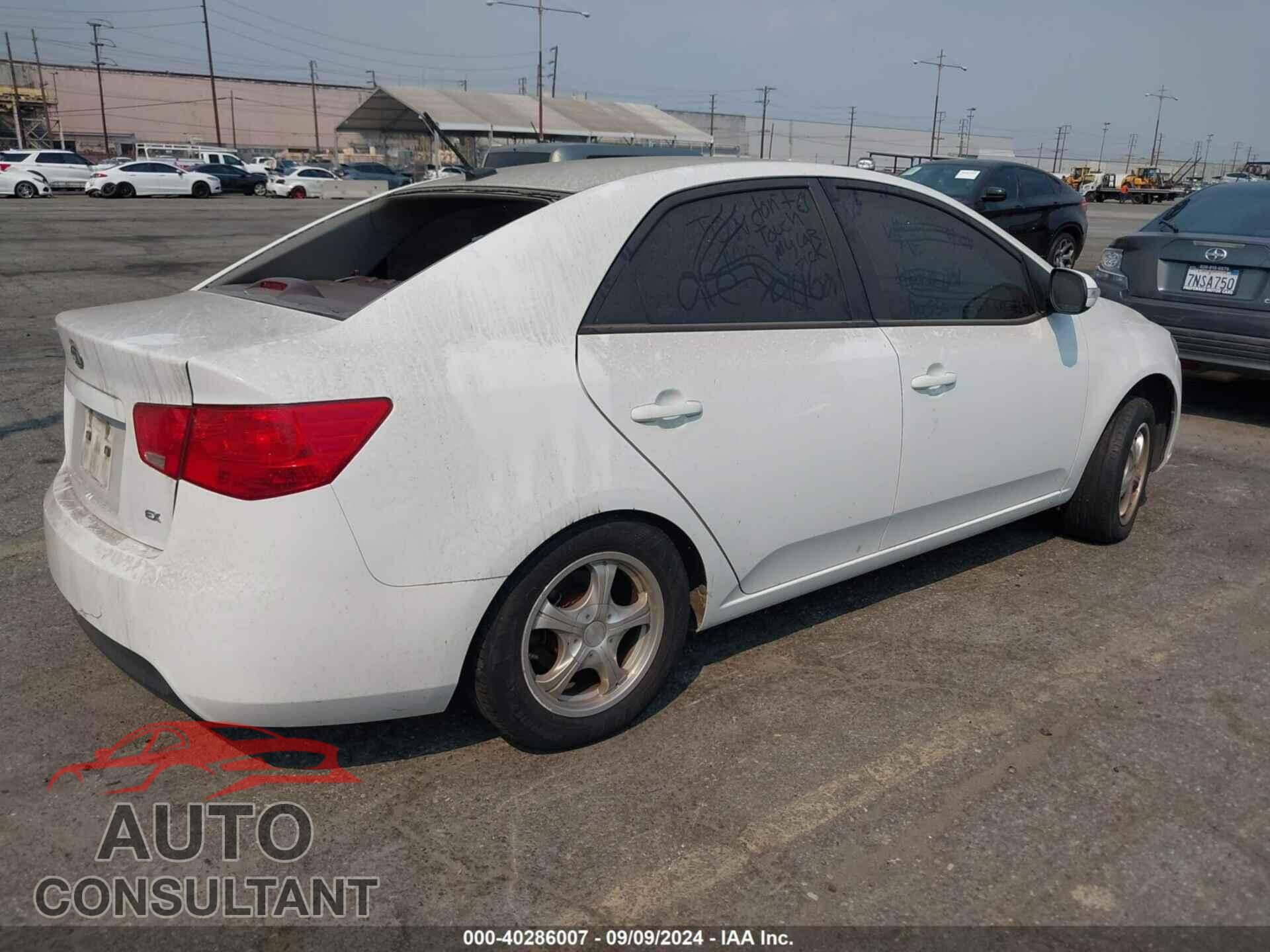 KIA FORTE 2010 - KNAFU4A24A5227571