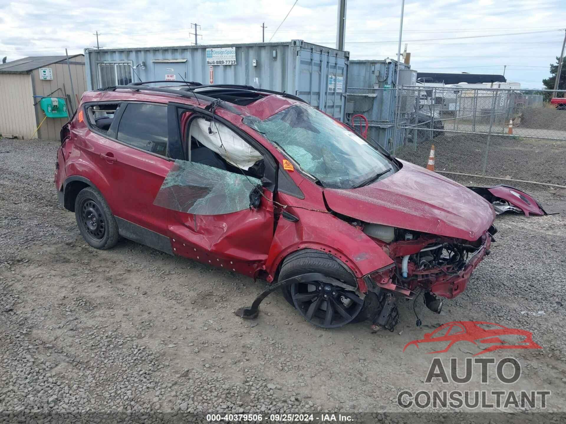 FORD ESCAPE 2017 - 1FMCU9J98HUC27214